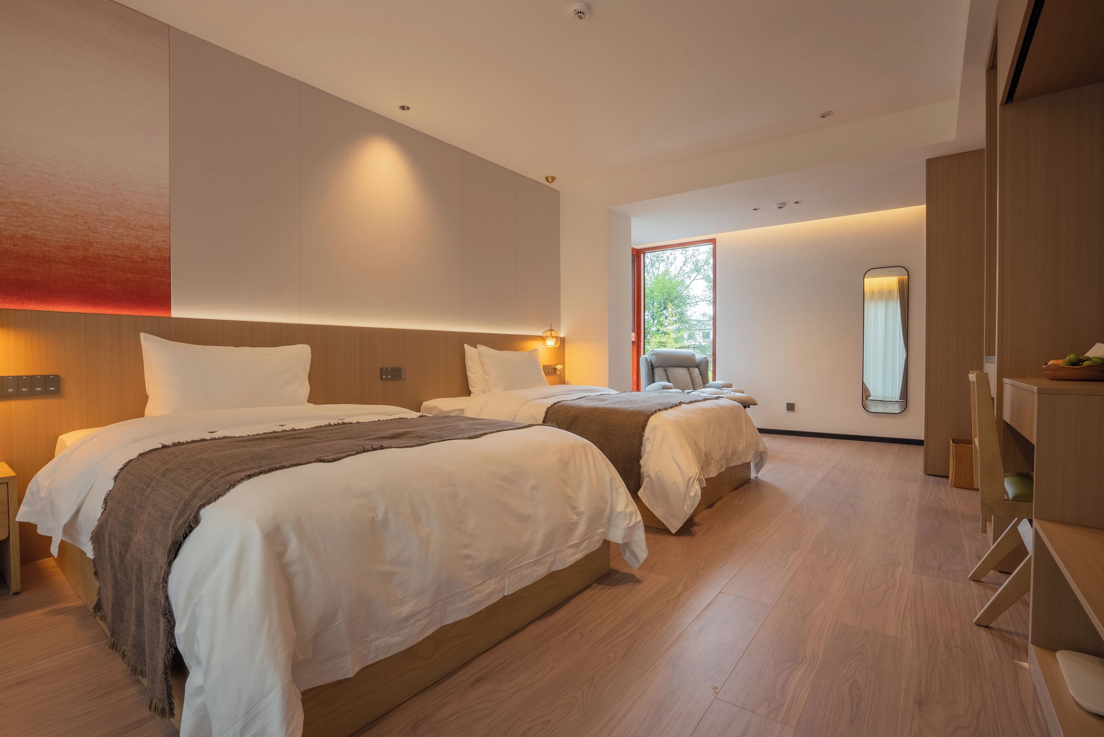 Laptop workspace, free WiFi