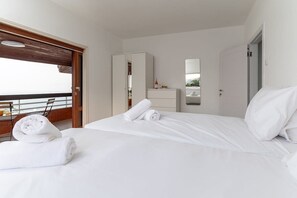 6 bedrooms, WiFi, bed sheets - Kinneret View  six bedrooms (Tiberias)