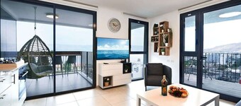 MY VIEW  2 bedroom apartment by the lake