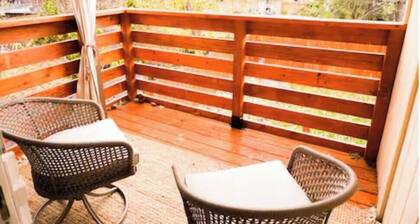 Cozy 2-bedroom house on South Hill, Spokane. Garage. Patio. Close to everything