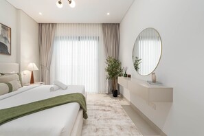 1 bedroom, in-room safe, iron/ironing board, free WiFi - Steps from the Park, Mall and The Green Planet, Minutes to Metro (Dubai)
