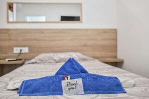 WiFi, bed sheets - 'La Gomera' with Wi-Fi and Air Conditioning (Las Palmas de Gran Canaria)
