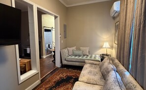 Living area - 2-bedroom loft apartment in adorable Pineville close to Pine Mountain State Park (Pineville)