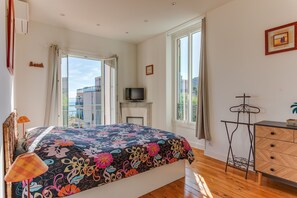 3 chambres, fer et planche à repasser, Wi-Fi gratuit, draps fournis