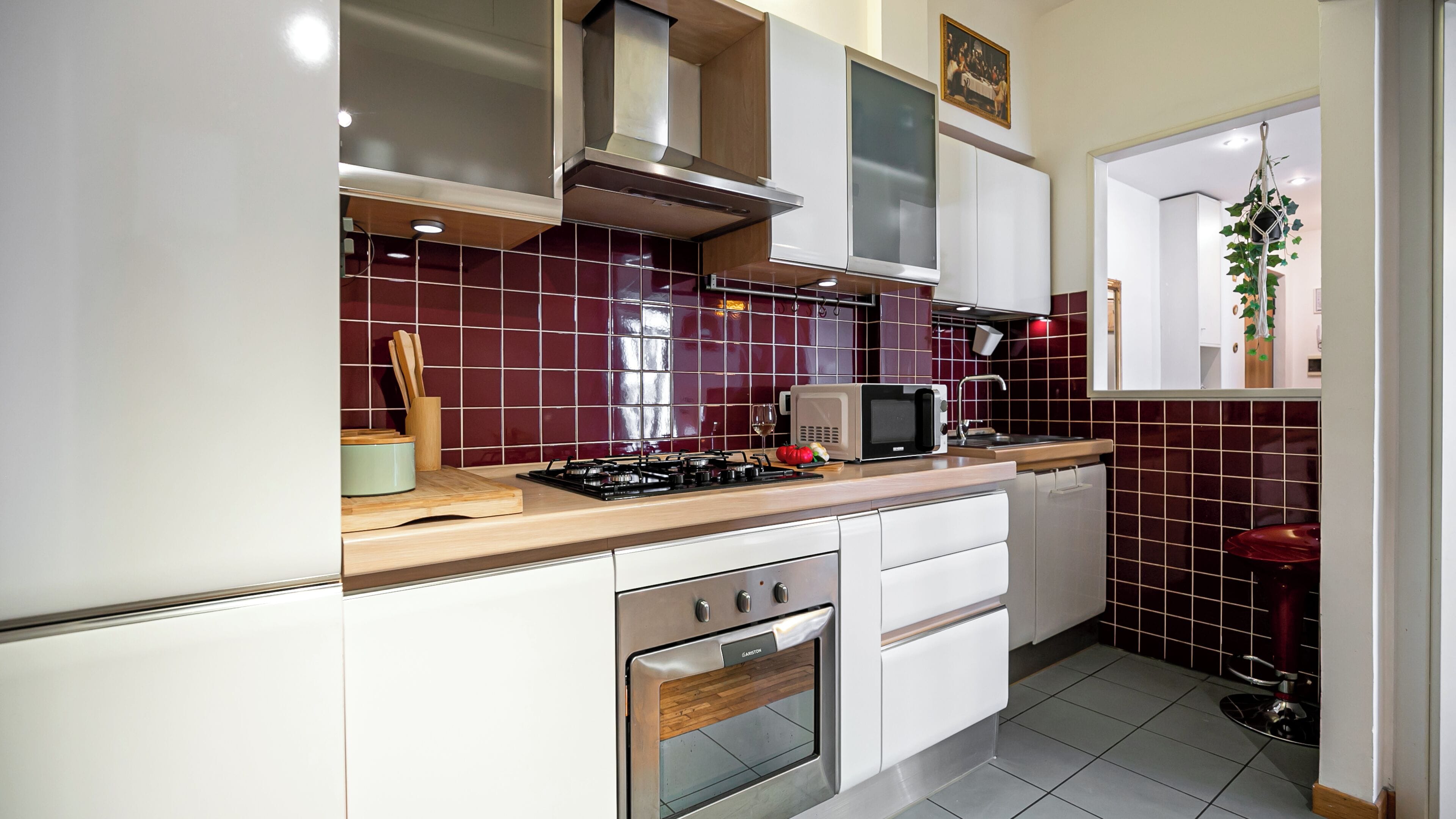 Departamento (1 Bedroom) | Cocina privada | Microondas, horno, parrilla de estufa y tetera eléctrica 