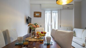 Apartment (1 Bedroom) | Dining room - Italianway - Ponte Seveso 35 (Milan)