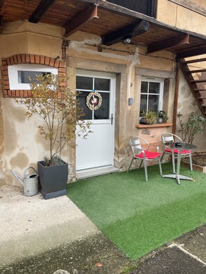 Exterior detail - Studio on the farm (Duttlenheim)