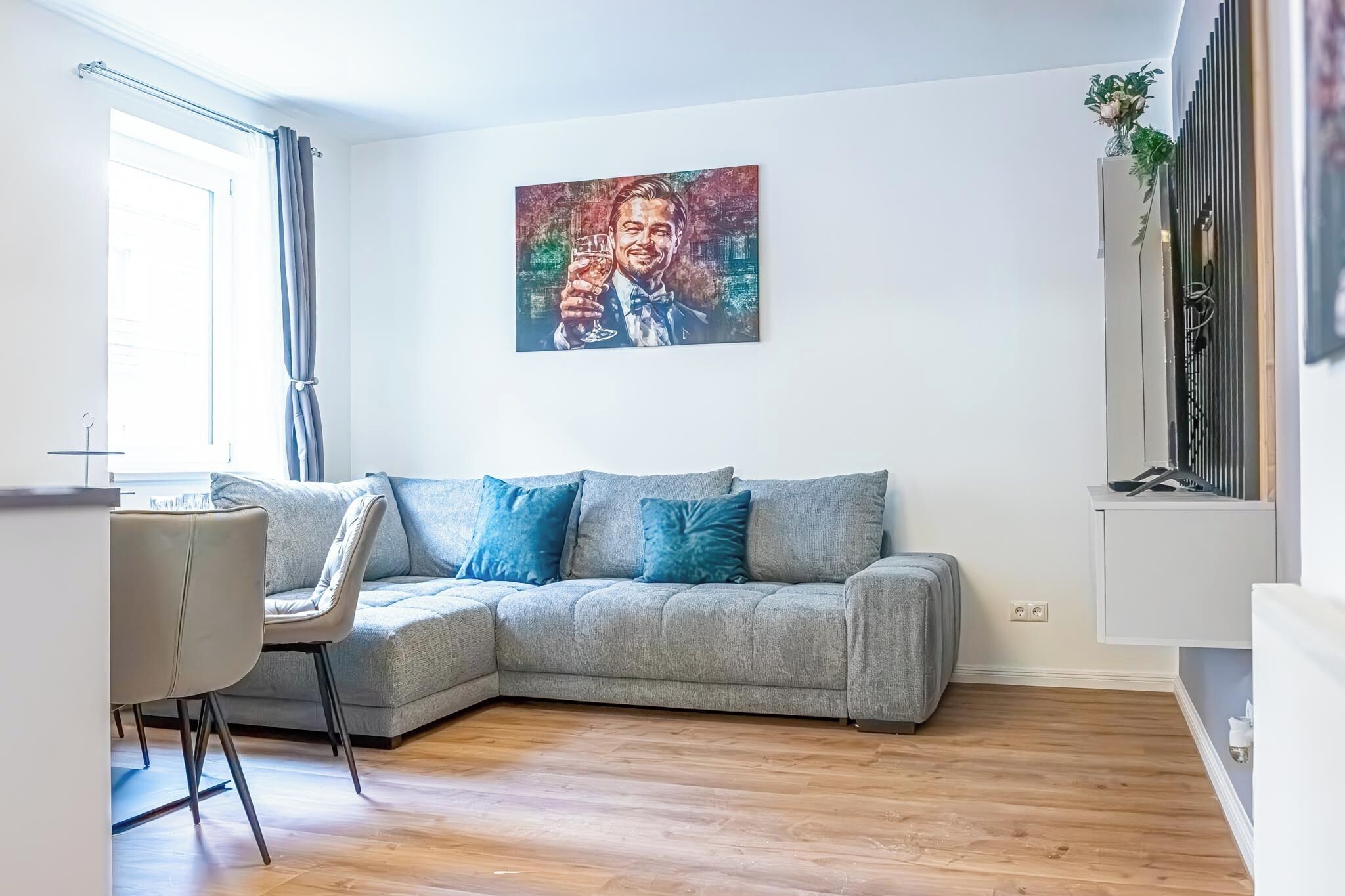 เบสิกอพาร์ทเมนท์ | ห้องนั่งเล่น