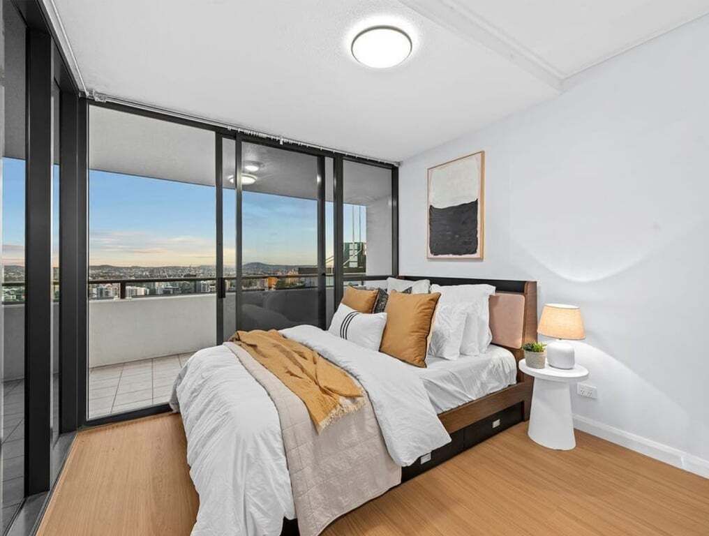 Iron/ironing board, WiFi