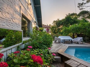Pool - Maison de Bertic: Haven of Peace with Pool & Jacuzzi by the pond (Lège-Cap-Ferret)