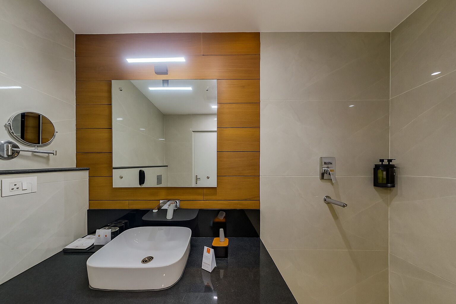 プレジデンシャル ルーム | バスルーム | タオル、石鹸、シャンプー、トイレットペーパー