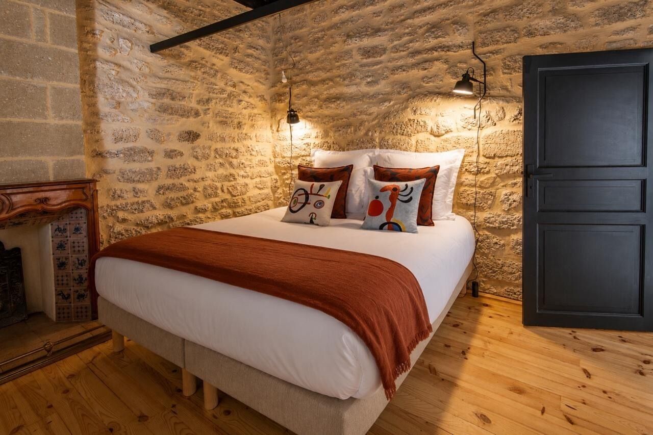 11 habitaciones, tabla de planchar con plancha, internet y ropa de cama 