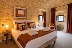 11 bedrooms, iron/ironing board, internet, bed sheets - Château des Boissières Exceptional residence 5 minutes from Uzès | Swimming pool | Sauna (Sanilhac-Sagriès)