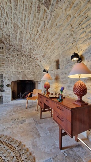 Interior - Château des Boissières - Exceptional property 5 minutes from Uzès | sleeps 25 (Sanilhac-Sagriès)