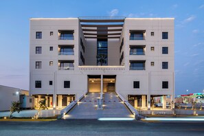 Property entrance - Karim Hotel  (Dammam)