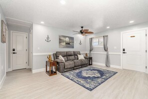 TV, libri, biblioteca musicale, videoteca