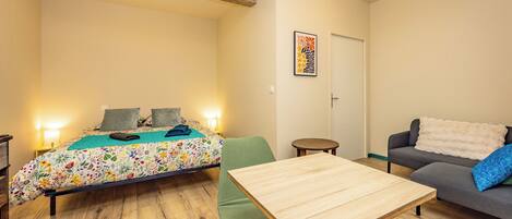 Wifi gratis y ropa de cama