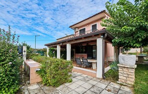 Outdoor dining - Two-story holiday home for in Valica (Valica)