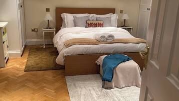 Room, 1 Bedroom, City View | 1 bedroom