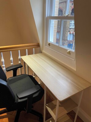 Room, 1 Bedroom, City View | Hallway