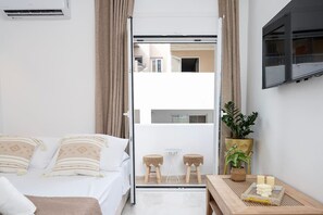 Iron/ironing board, WiFi, bed sheets - Ethereal Aura Apartment - 1 Min to the Beach (Kardamaina)