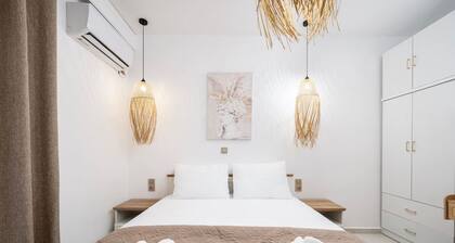 Ethereal Aura Apartment - 1 Min to the Beach