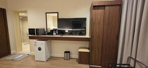 In-room safe, iron/ironing board, free WiFi - Pestana services partments 6   (Al Quwaiiyah)