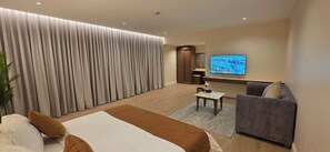 In-room safe, iron/ironing board, free WiFi - Pestana services partments 6   (Al Quwaiiyah)