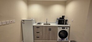 Microwave - Pestana services partments 6   (Al Quwaiiyah)