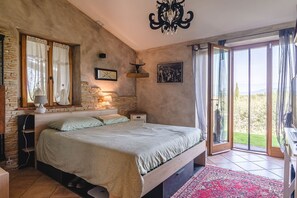 Iron/ironing board, free WiFi - Villa dei Fiori with pool - My Rental Homes (Cignano)