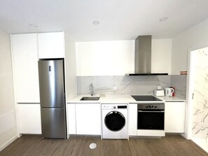 Private kitchen - Rabumba - Aveiro Central Lodging (Aveiro)