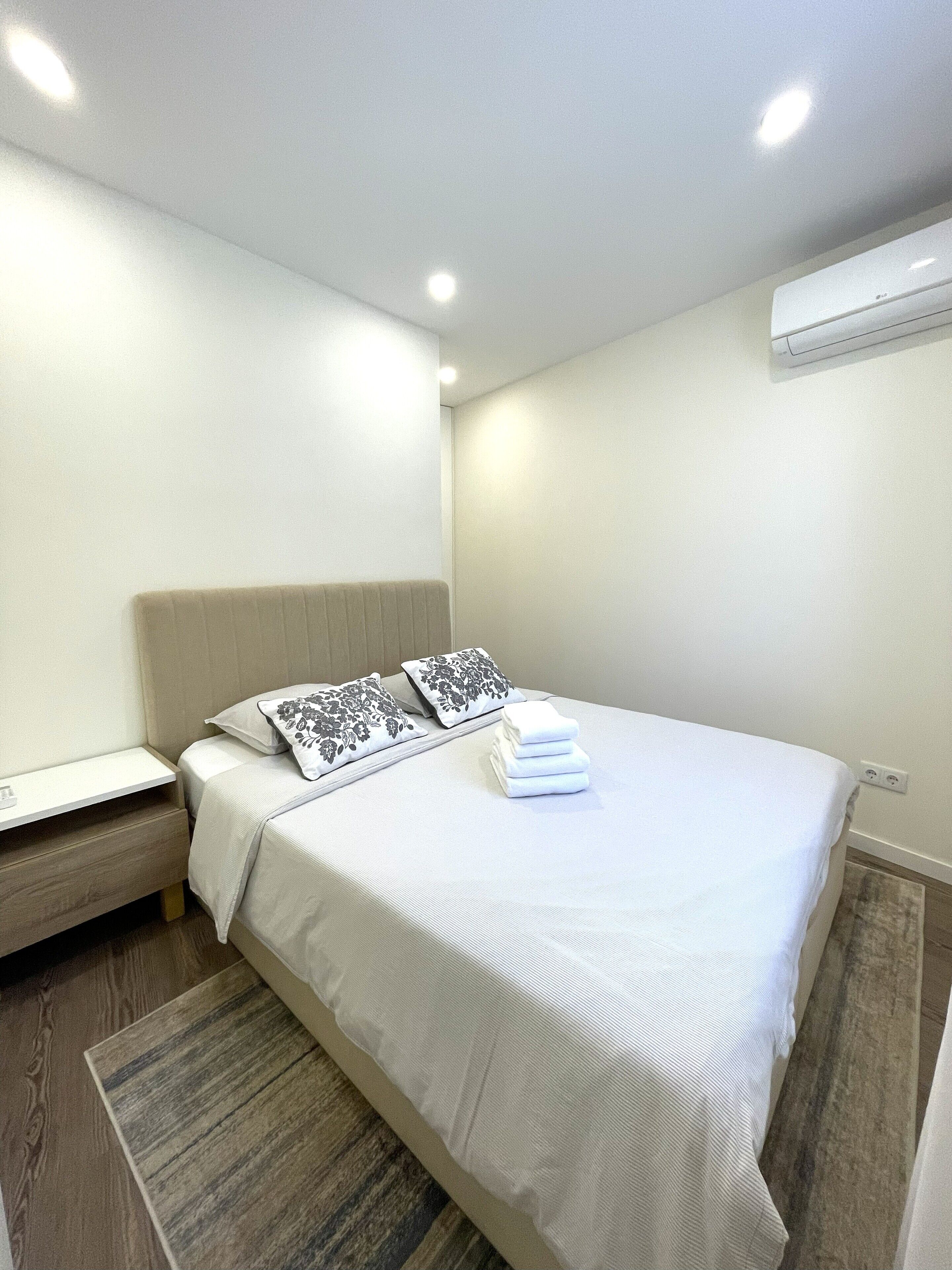 Iron/ironing board, free WiFi