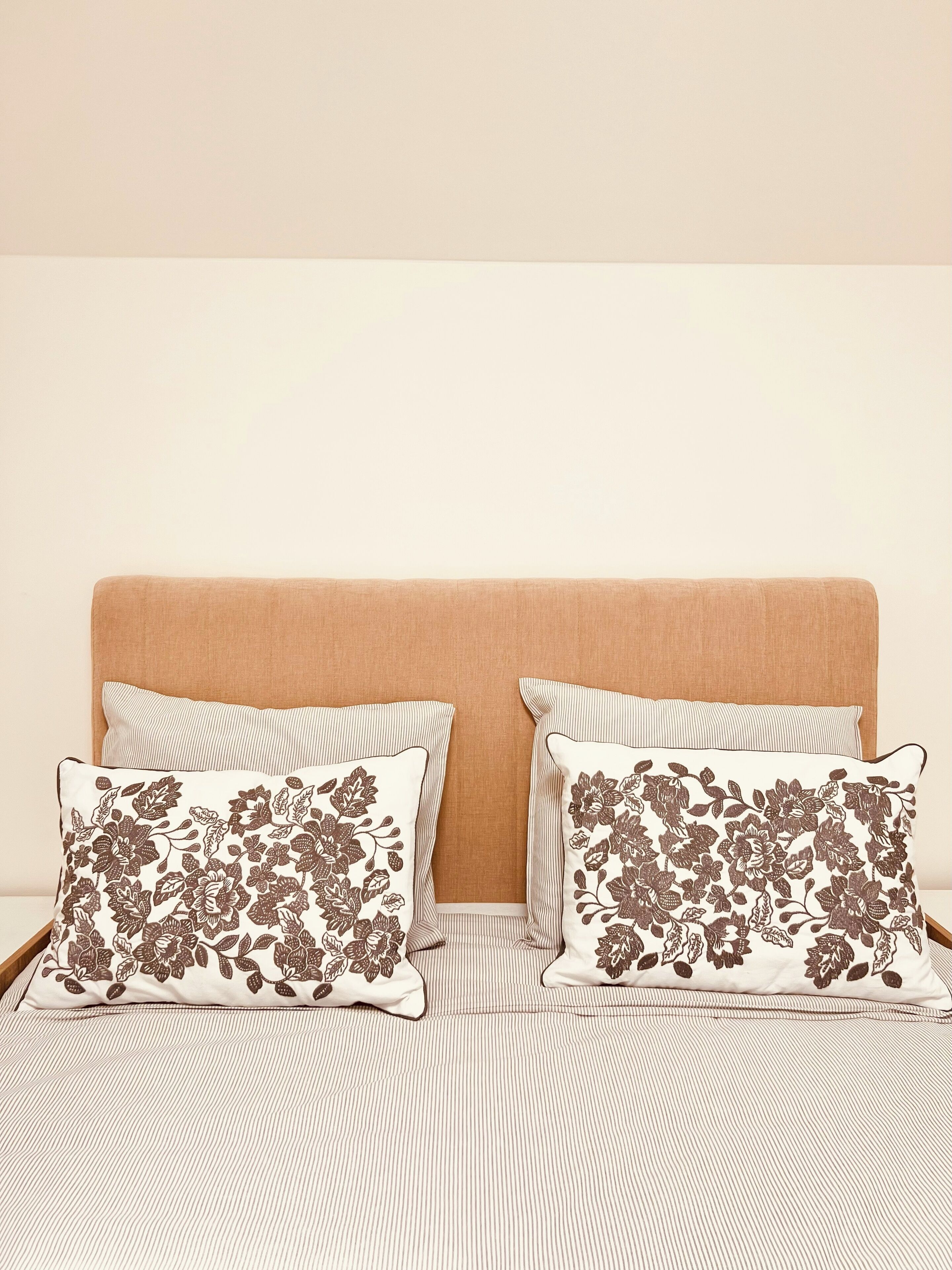 Iron/ironing board, free WiFi