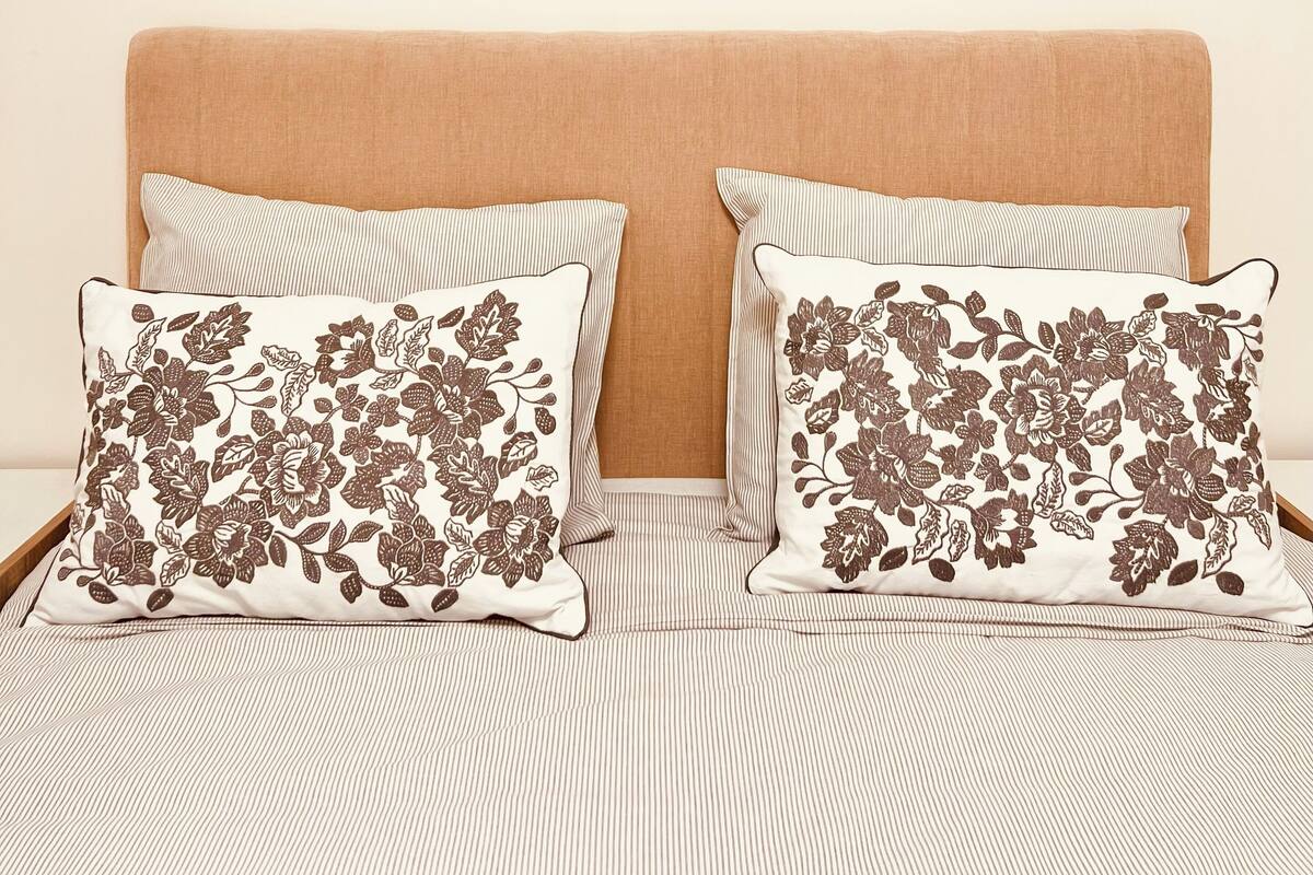 Iron/ironing board, free WiFi