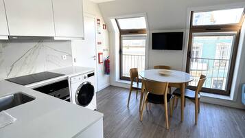 Apartment, Canal View | Private kitchen