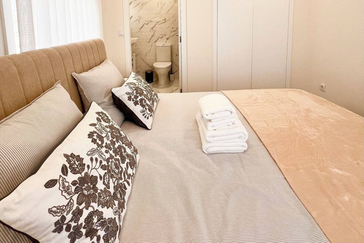 Iron/ironing board, free WiFi