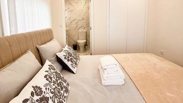 Iron/ironing board, free WiFi