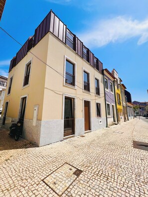 Front of property - Rabumba - Aveiro Central Lodging (Aveiro)