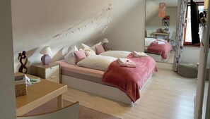 WiFi, bed sheets