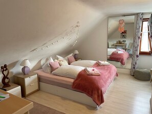 WiFi, bed sheets