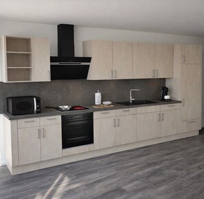 Fridge, microwave, oven, stovetop - Vacation apartment "Haus MeerNah Whg. (Grömitz)
