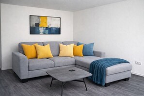 TV - Vacation apartment "Haus MeerNah Whg. (Grömitz)