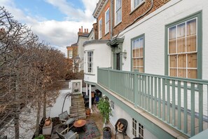 Terrace/patio - The Rosary, by Veeve (London)