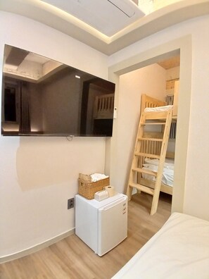 Firemannsrom – signature, spabadekar, byutsikt | Individuelt dekorert, wi-fi (inkludert) og sengetøy