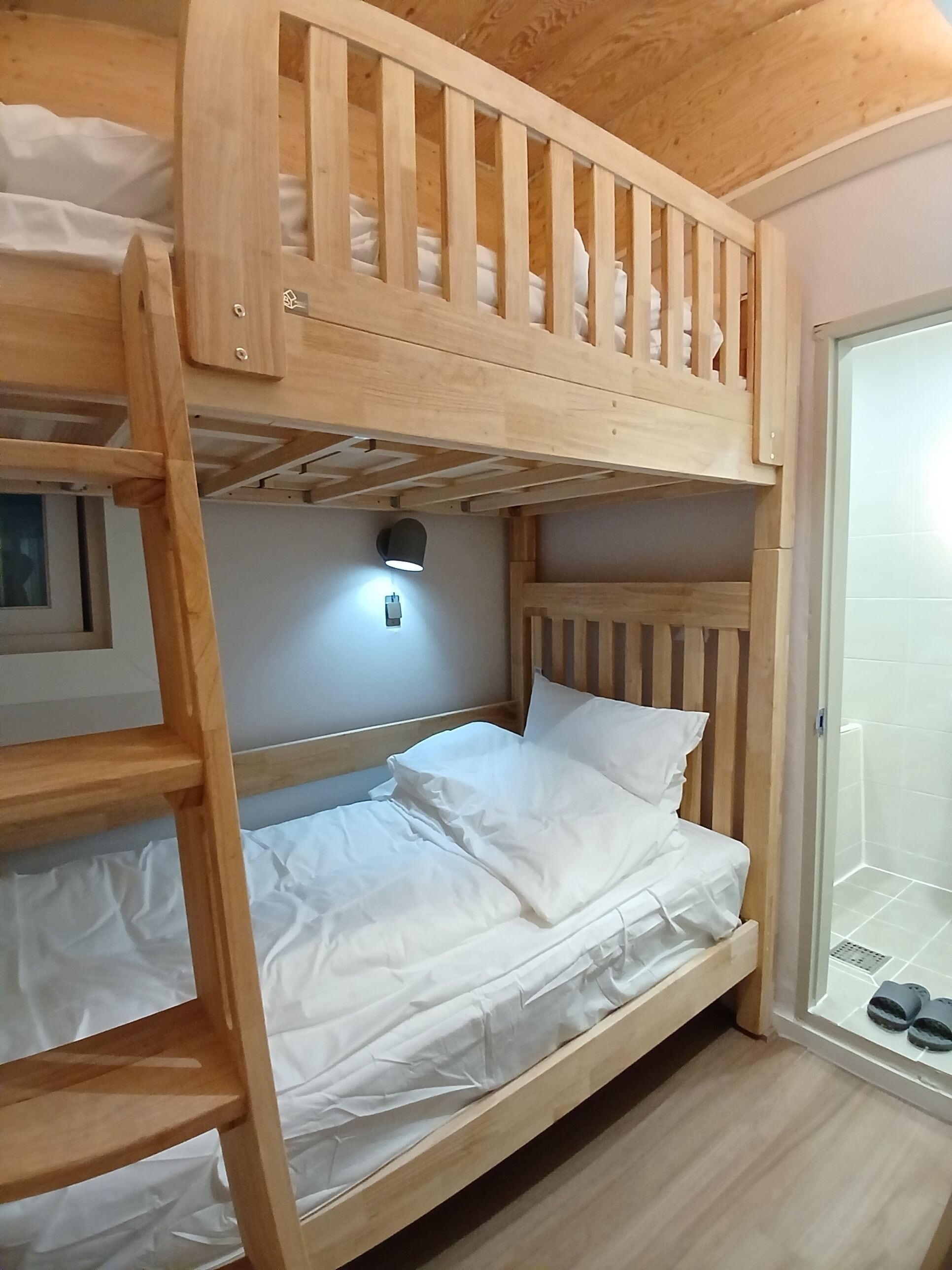 Individuelt dekorert, wi-fi (inkludert) og sengetøy