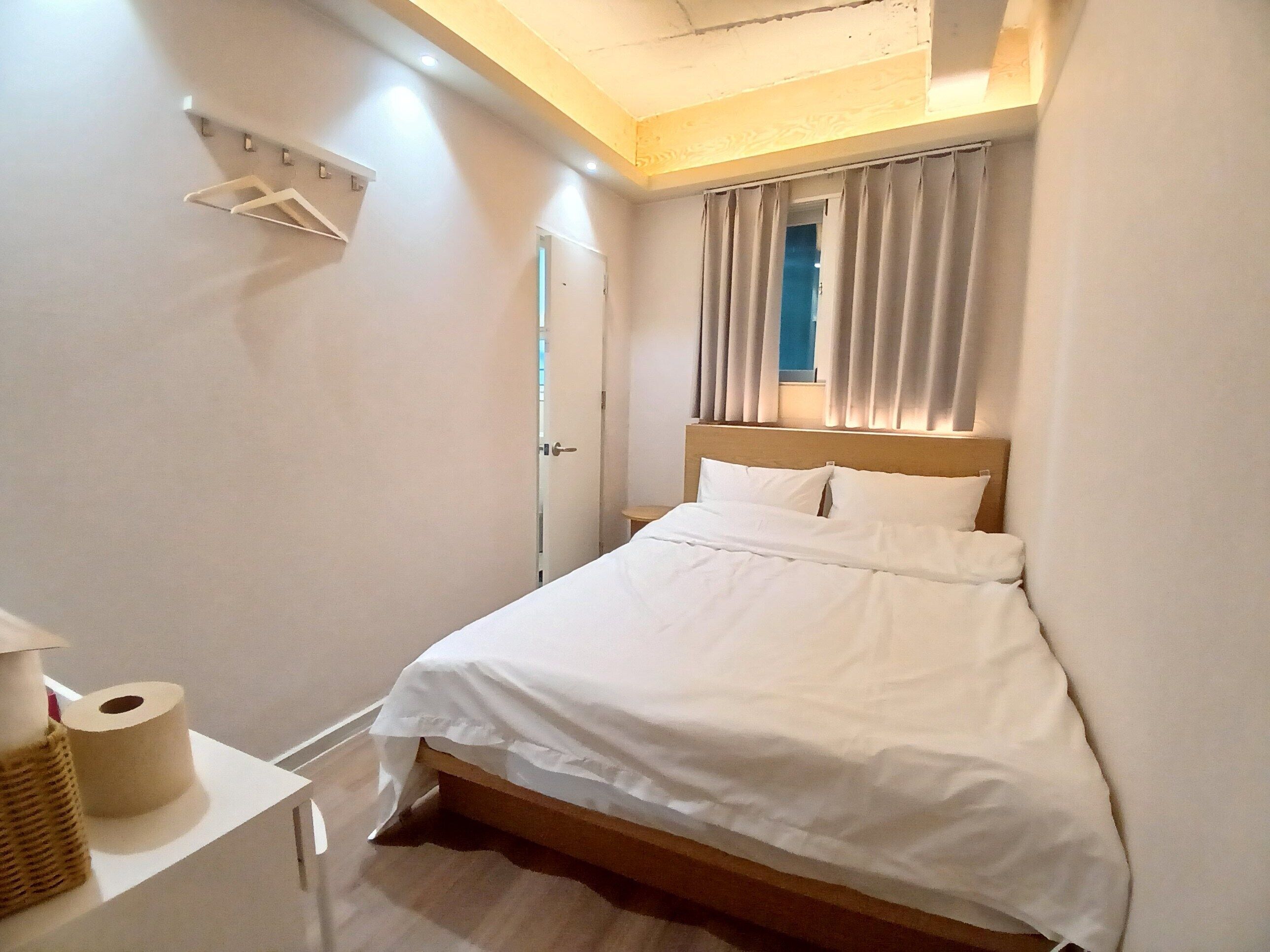 Dobbeltrom – deluxe, spabadekar, byutsikt | Individuelt dekorert, wi-fi (inkludert) og sengetøy