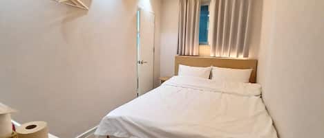 Deluxe Double Room, Hot Tub, City View