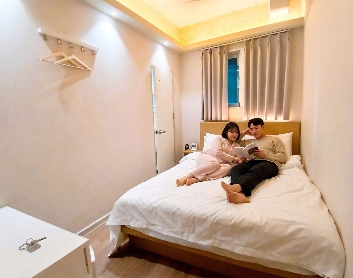 Deluxe-dobbeltværelse - boblebad - byudsigt | Individuelt design, gratis Wi-Fi, sengetøj