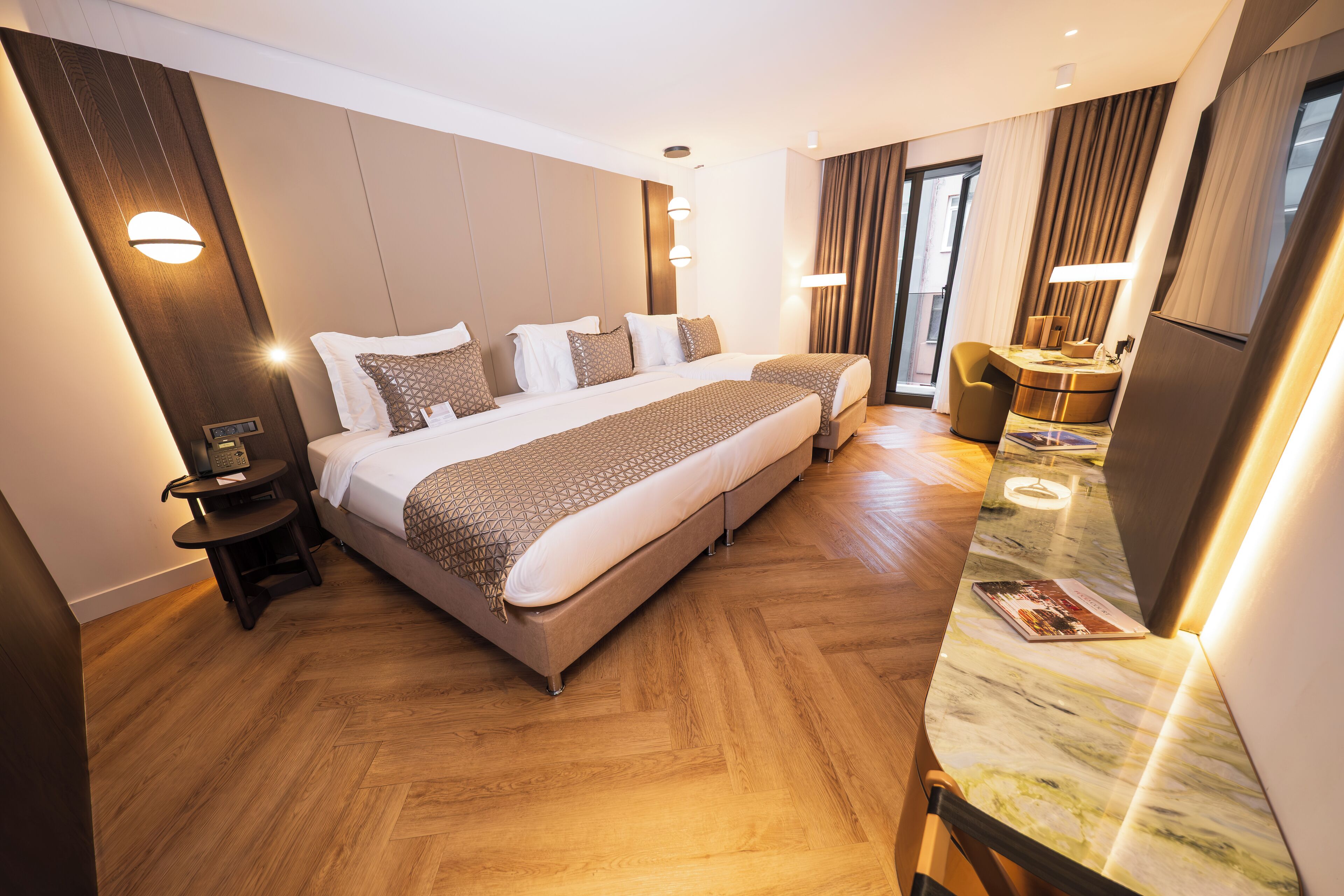 Sábanas de algodón egipcio, ropa de cama de alta calidad y minibar 