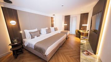 Deluxe Room | Cadar kapas Mesir, peralatan tempat tidur premium, bar mini